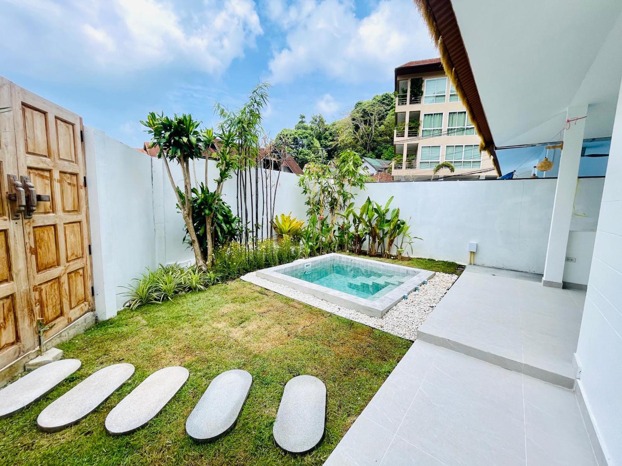 Baan Saint-Tropez Seaview Villas Kata Beach Exterior photo